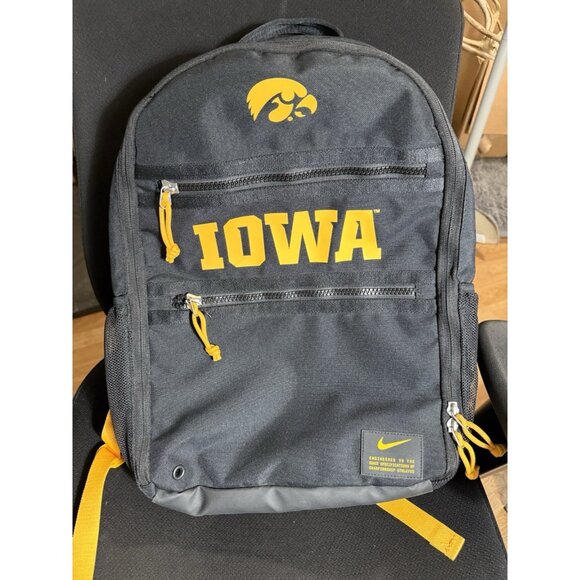 Nike Iowa Hawkeyes Utility Heat Backpack Team Issue Travel Bag School - Picture 1 of 12